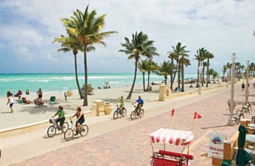 Hollywood South Central Beach Condo | Cozy condo with AC and WiFi in charming Hollywood Beach.