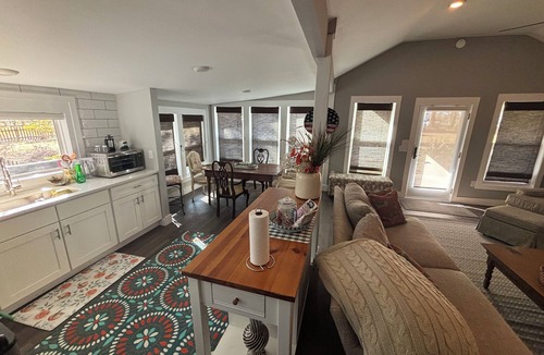 Walterboro Cottage | Cozy cottage in charming Walterboro with AC, WiFi