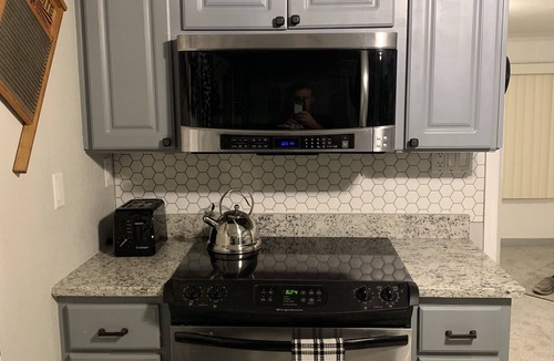 New Port Richey House | ❤️❤️Cozy Cottage On Central PET FRIENDLY WITH FEE. 2 BLOCKS OFF MAIN STREET🐕🐈❤️❤️
