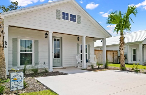 Port St. Joe Cottage | Cozy Cottage w/Pool | Boat Parking | Near Marina