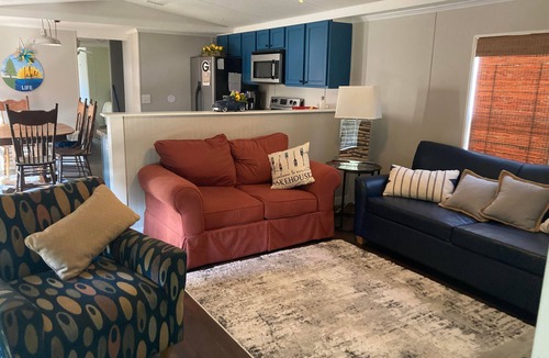 Cordele House | Cozy Cottage with amazing views on the lake.