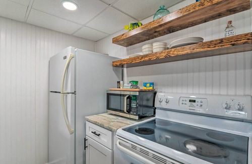 Holiday Isle Condo | Cozy Destin Condo w/Amenities + Private Beach!