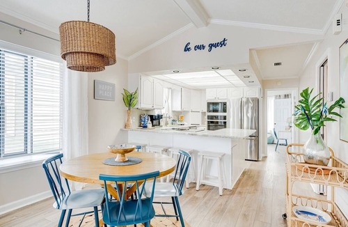 Lower Grand Lagoon Cottage | Cozy Family Beach Home, Golf Cart and near StAndrews PCB
