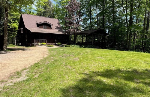 Thompsonville Cottage | Cozy family cottage near Crystal Mountain on the Betsie River.