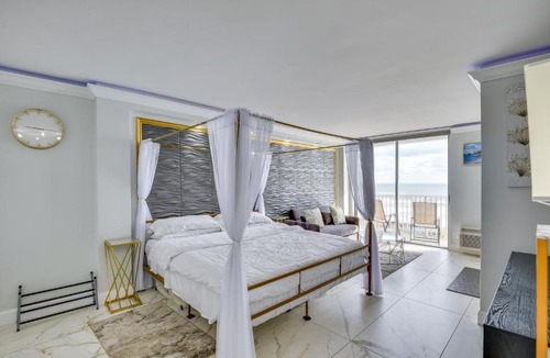 Bostwick Park Apartment | Cozy Florida Getaway w/Pool Access & Ocean Views!