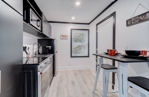 Middletown Cottage | Cozy Haven: A Romantic Retreat in our Tiny House!