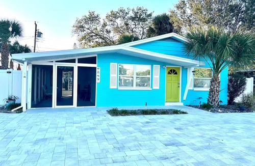 Bayview House | Cozy home - Close to beaches