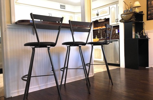 Northside House | Cozy home near airport and zoo, pet-friendly