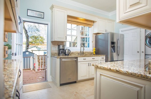 Beach Institute House | Cozy Home on Famous Jones Street in Historic District by Lucky Savannah