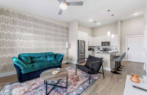 Southeast Orlando Apartment | Cozy King Bed, Resort Amenities & Pet-Friendly