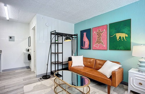 Highlands Apartment | Cozy King Studio | 5 Min to Zoo, JU & DT