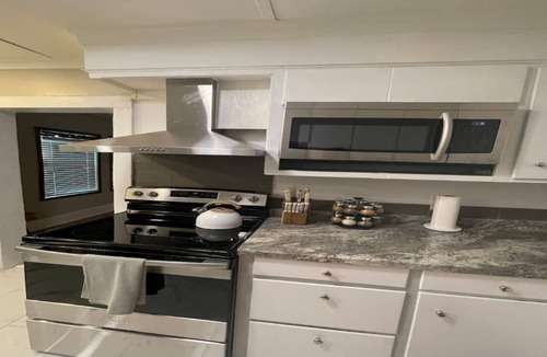 Sylvania House | Cozy modern style home, sleep 8, all the amenities of home.