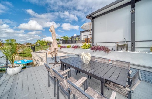 Mariner Villa | Cozy Modern Villa - Heated Pool & Spa - BBQ - Water View