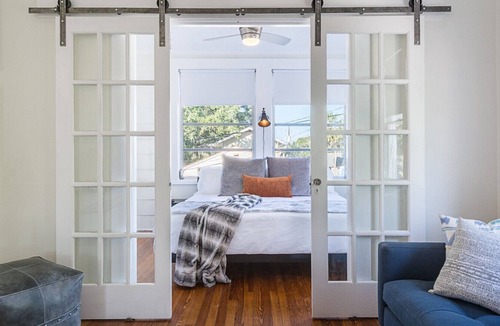 Historic Old Northeast Apartment | COZY OLD NORTHEAST/DOWNTOWN APARTMENT: CLOSE TO EVERYTHING