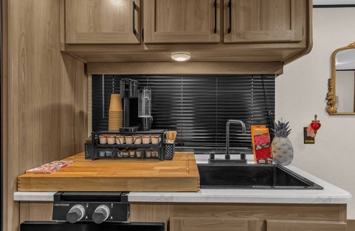 Orlando House | Cozy Orlando Retreat -Sleeps 8 - Pet Friendly - Close to Attractions
