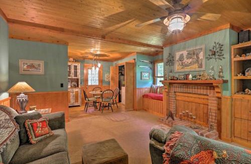 Pine Mountain House | Cozy Pine Mountain Cabin w/Screened Porch & Yard!