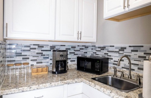 Old Seminole Heights Apartment | Cozy Private Apartment Near Tampa Attractions