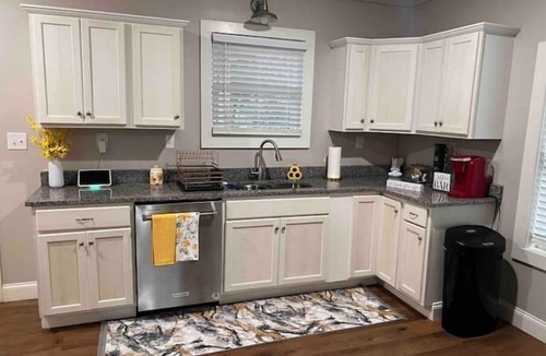 Warner Robins House | Cozy & Private home w/in-ground pool