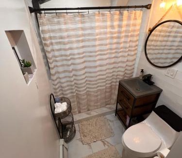 North Bergen House | Cozy Private Room In a Shared Home Minutes from NYC, METLIFE and AMERICAN DREAM MALL