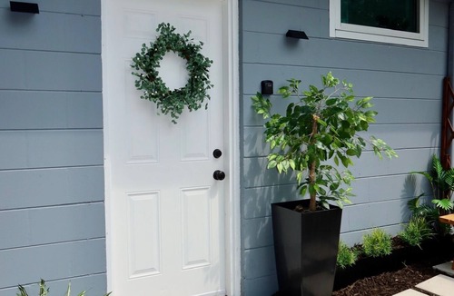 Palm River-Clair Mel House | Cozy Private Studio near Ibor & Port