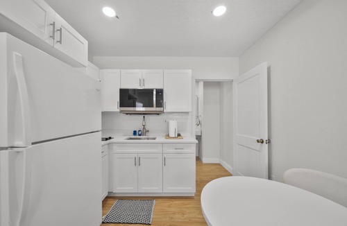 Carrollwood Apartment | Cozy Private Studio: Queen Bed + Full Kitchen