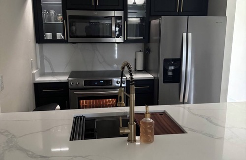 Clewiston Condo | Cozy Renovated 2BR Condo on Lake Okeechobee,Walk to Roland Martin Marina