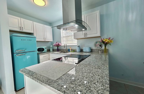 Florida Panhandle Apartment | Cozy Renovated Apt w King Bed 25 to Beach 20% Off A