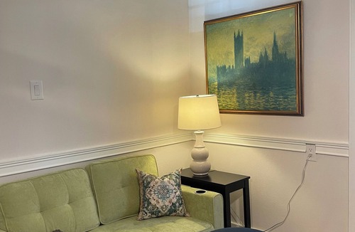 Old Seminole Heights Apartment | Cozy studio apartment in historic Seminole heights