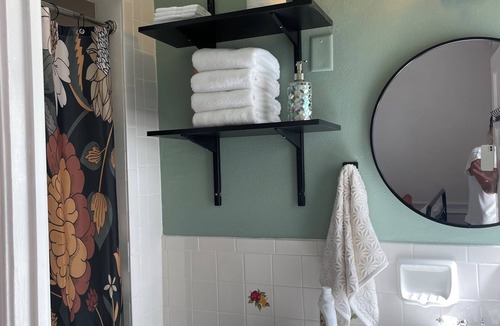 Old Seminole Heights Apartment | Cozy studio apartment in historic Seminole heights