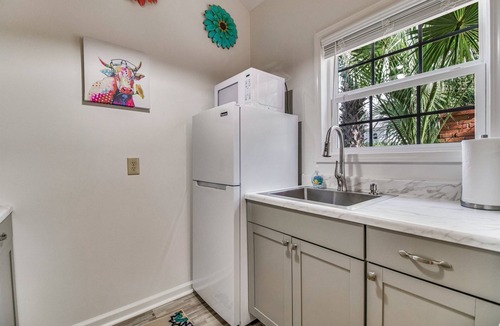 East Hill Cottage | Cozy Studio Nook for 2 East Hill Pensacola
