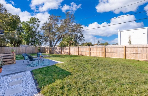 Sky Lake Apartment | Cozy Studio w/WiFi, AC & Private Entry – Easy Access, Near Airport & Shops