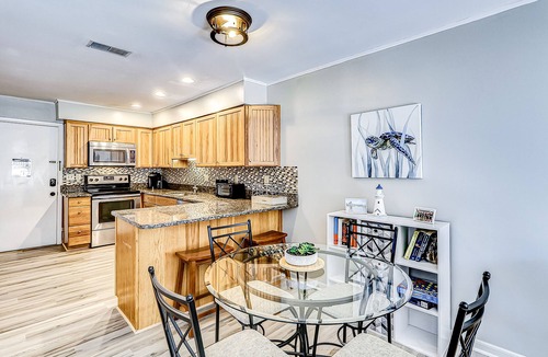Folly Field Villa | Cozy Third-Floor Condo w/Fast WiFi & Balcony plus Shared Pool, Hot Tub, Tennis