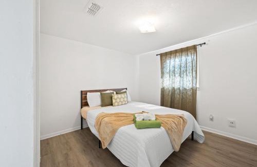 Westside Apartment | cozy three bedroom home in orange park