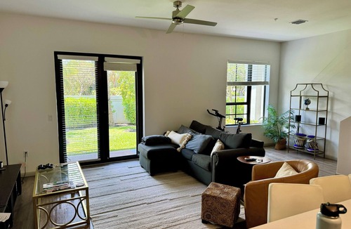 Juno Beach House | Cozy Townhome in Paradise , 5 mins to the beach.