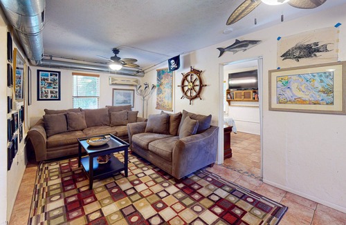 Southside Rural Community House | Cozy waterfront home with nautical charm, dock access & firepit - dog-friendly