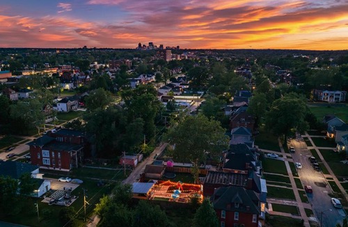 Arlington Park House | Cozy Zen Sanctuary Downtown Park Museum