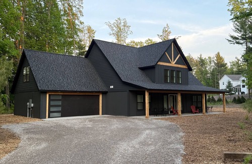 Empire House | Cranberry Lodge - Hot Tub - Gaming Tables - Pet-Friendly - Sleeping Bear Dunes