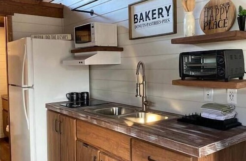 Crescent City Cabin | Crescent Fish Camp Resort & Marina