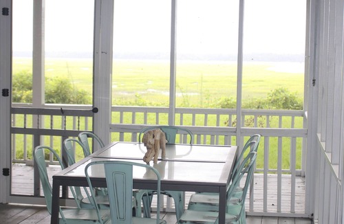 Crescent House | Crescent View-Come enjoy fishing,kayaking or just relaxing-Dock-Sleeps 10