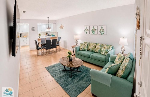 Englewood South Apartment | Crystal Bay Stays a stylish 2BR 2BA coastal getaway to 7 min to drive to Beach