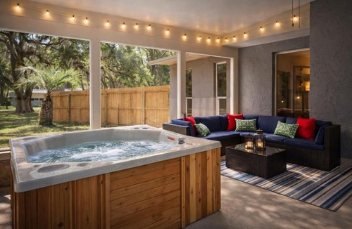 Crystal River House | Crystal River Oaks Retreat Near Scalloping Springs Boat and RV Parking Hot Tub Game Room