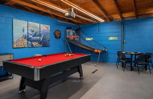 Crystal River House | Crystal River Oaks Retreat Near Scalloping Springs Boat and RV Parking Hot Tub Game Room