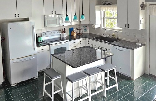 Crystal Cottage | Crystal Water's Edge Cottage-WATERFRONT! Perfect for 2 families!
