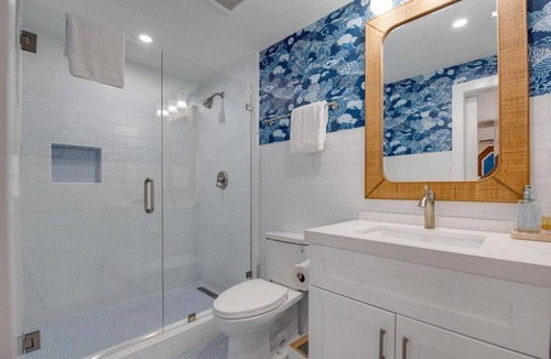 Historic Seaport House | Custom House Inn | 8 BR Suite Compound on Duval!