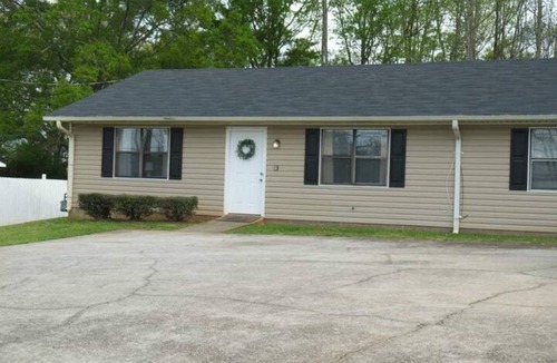 Griffin Apartment | Cute 2 bedroom/2 bathrooms home