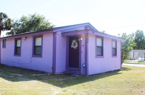 Sanford House | Cute, Clean Sanford Cottage