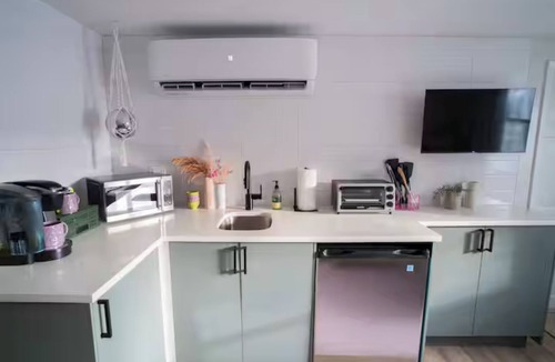Conway Apartment | Cute & Cozy Guest Suite in Orlando near Disney, Universal, Downtown, and Airport