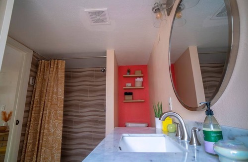 Conway Apartment | Cute & Cozy Guest Suite in Orlando near Disney, Universal, Downtown, and Airport
