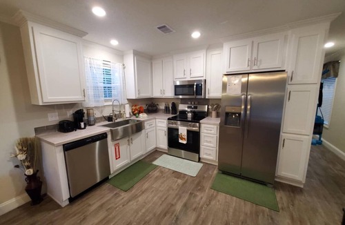 Crestview House | Cute 'n' Cozy, Pet Friendly Cottage!