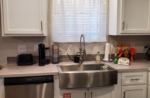 Crestview House | Cute 'n' Cozy, Pet Friendly Cottage!